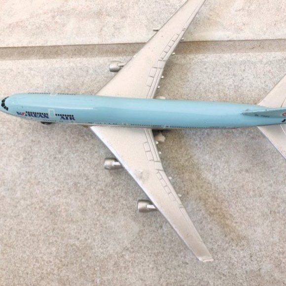 Vintage Korean Airplane Model - Picture 7 of 9